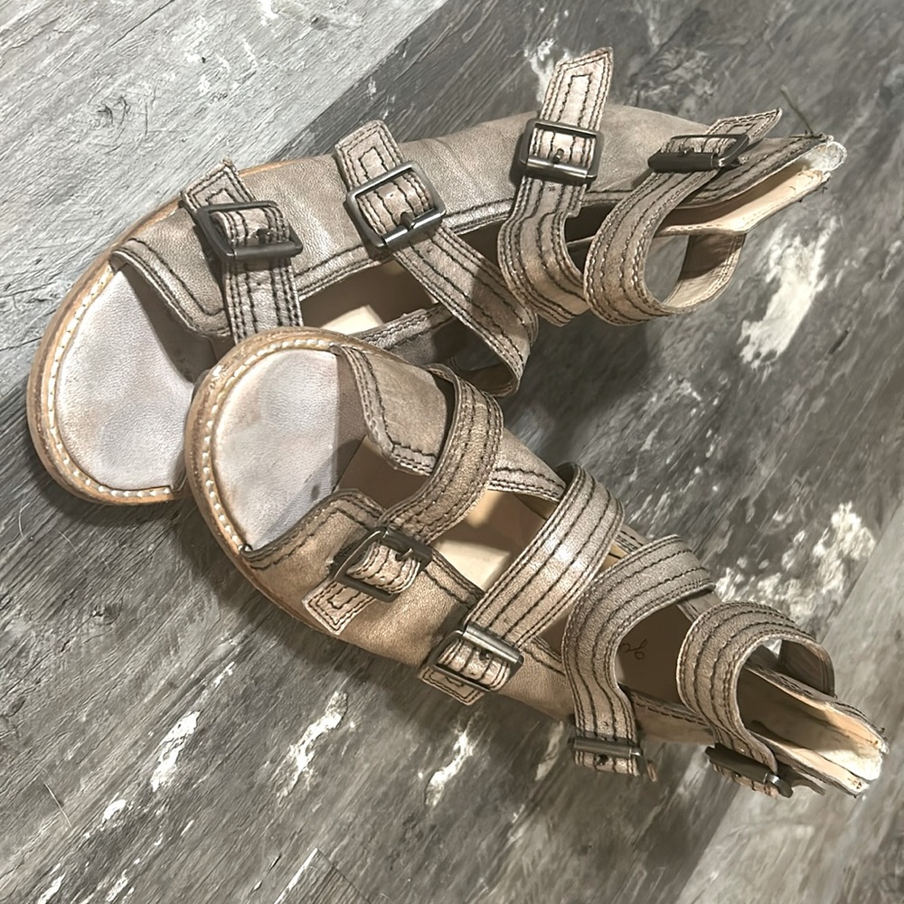 Sandals - Picture 2 of 2